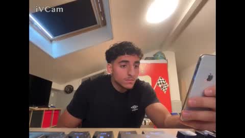 Snapshot of raes69 chatting on 12/02/25, 09:47 raes online show from 12/02/25, 09:47