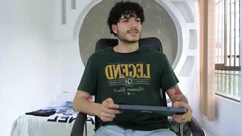 R A F A E L online show from 11/25/25, 08:53