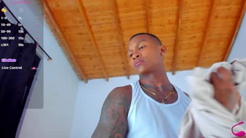 Snapshot of ragnarhot24 chatting on 04/04/26, 07:39 Andres H online show from 04/04/26, 07:39