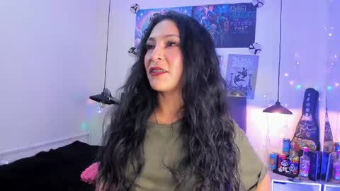 Snapshot of raia_ chatting on 04/28/26, 03:22 Raia online show from 04/28/26, 03:22