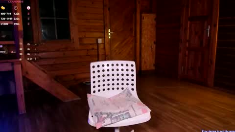 Snapshot of raichell_magicts chatting on 10/01/25, 12:27 60 off online show from 10/01/25, 12:27