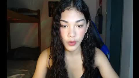 Snapshot of raiinddroopss chatting on 07/26/26, 11:28 moon online show from 07/26/26, 11:28