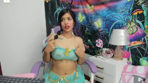 Snapshot of rainbow__coockie chatting on 01/04/25, 10:45 rainbow__coockie online show from 01/04/25, 10:45