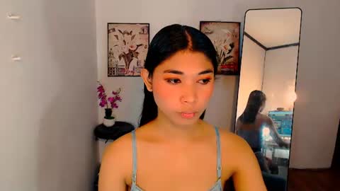 Snapshot of raindrizzle1706 chatting on 12/15/25, 12:15 raindrizzle1706 online show from 12/15/25, 12:15