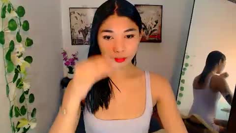 Snapshot of raindrizzle1706 chatting on 12/18/25, 12:49 raindrizzle1706 online show from 12/18/25, 12:49