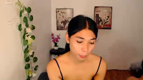 Snapshot of raindrizzle1706 chatting on 12/18/25, 01:39 raindrizzle1706 online show from 12/18/25, 01:39