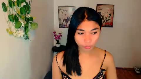 Snapshot of raindrizzle1706 chatting on 12/20/25, 11:17 raindrizzle1706 online show from 12/20/25, 11:17