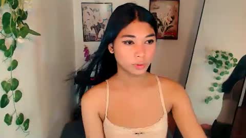 Snapshot of raindrizzle1706 chatting on 12/23/25, 01:47 raindrizzle1706 online show from 12/23/25, 01:47