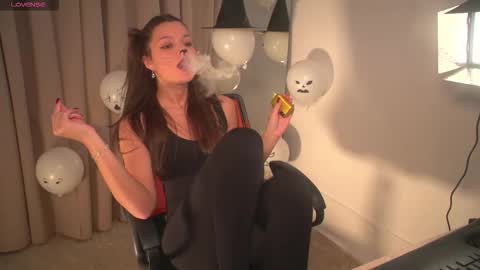 Snapshot of rainevi chatting on 10/23/25, 07:12 rainevi online show from 10/23/25, 07:12