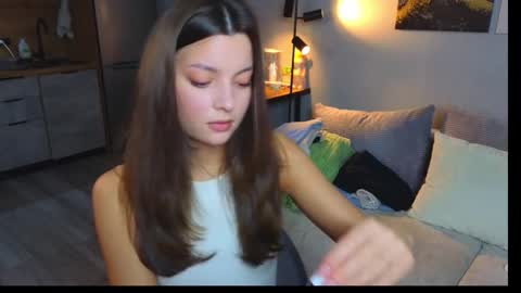 Snapshot of rainevi chatting on 03/19/26, 01:37 rainevi online show from 03/19/26, 01:37