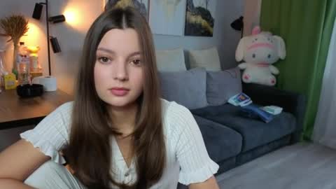 Snapshot of rainevi chatting on 04/05/26, 12:02 rainevi online show from 04/05/26, 12:02