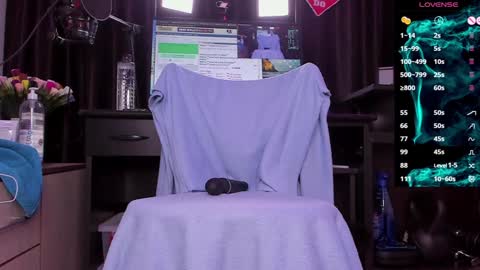 Laura online show from 12/29/24, 02:38