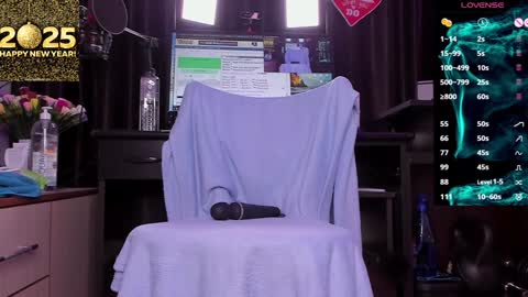 Laura online show from 01/03/25, 02:43