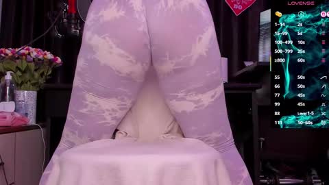 Laura online show from 12/03/25, 03:58