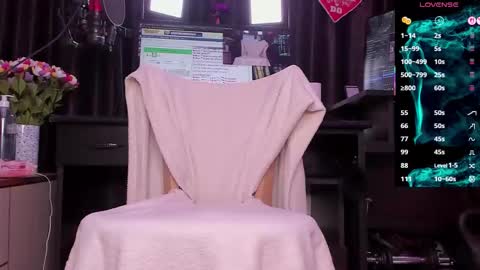 Laura online show from 02/08/26, 03:43