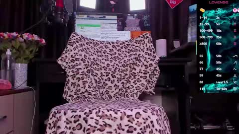 Laura online show from 02/18/26, 03:57