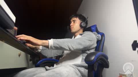 Enzo online show from 02/15/26, 03:36