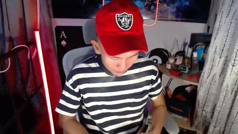 ralfhuge24 online show from 02/15/26, 12:47