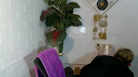 ralfhuge24 online show from 04/29/26, 08:07