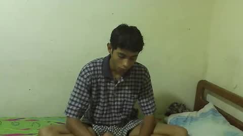 Snapshot of rami_hot0 chatting on 11/14/25, 04:33 rami_hot0 online show from 11/14/25, 04:33