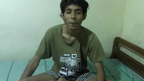 Snapshot of rami_hot0 chatting on 11/18/25, 04:11 rami_hot0 online show from 11/18/25, 04:11