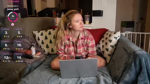 Snapshot of ramichick chatting on 12/19/24, 05:18 Rami online show from 12/19/24, 05:18