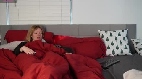 Snapshot of ramichick chatting on 12/21/24, 02:47 Rami online show from 12/21/24, 02:47