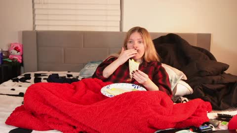 Snapshot of ramichick chatting on 02/04/25, 04:37 Rami online show from 02/04/25, 04:37