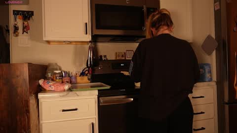 Snapshot of ramichick chatting on 01/14/26, 02:06 Rami online show from 01/14/26, 02:06