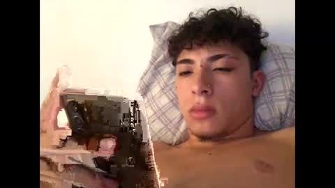 Snapshot of ramiroo2312 chatting on 02/27/25, 07:37 ramiroo2312 online show from 02/27/25, 07:37