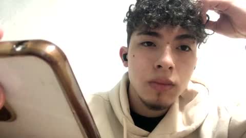 Snapshot of ramiroo2312 chatting on 09/15/25, 08:58 ramiroo2312 online show from 09/15/25, 08:58