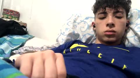 Snapshot of ramiroo2312 chatting on 10/23/25, 08:18 ramiroo2312 online show from 10/23/25, 08:18