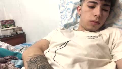 Snapshot of ramiroo2312 chatting on 10/24/25, 06:15 ramiroo2312 online show from 10/24/25, 06:15