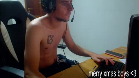Snapshot of ramisexyloveyou chatting on 12/27/24, 02:43 Ramiro online show from 12/27/24, 02:43