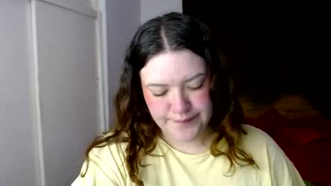 Snapshot of ramona15 chatting on 07/18/26, 01:43 Ramona online show from 07/18/26, 01:43