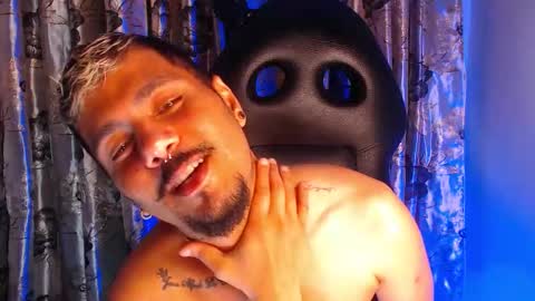 Snapshot of ramses_the_kinng chatting on 10/26/25, 03:45 ramses thekinng online show from 10/26/25, 03:45
