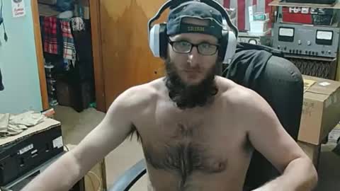 Snapshot of randalltotazz chatting on 04/11/26, 12:48 Randall online show from 04/11/26, 12:48