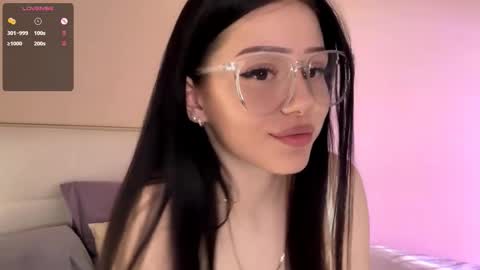 Snapshot of randiburt chatting on 10/15/25, 03:01 Luna online show from 10/15/25, 03:01