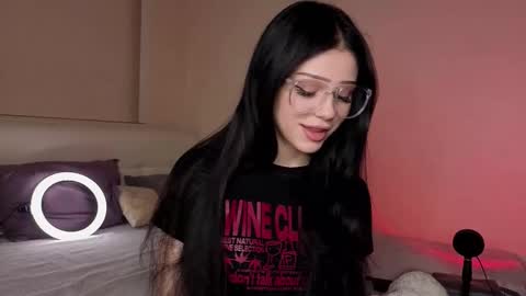 Snapshot of randiburt chatting on 10/24/25, 06:26 Luna online show from 10/24/25, 06:26