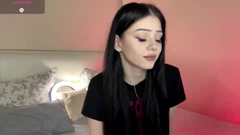 Snapshot of randiburt chatting on 11/05/25, 04:07 Luna online show from 11/05/25, 04:07