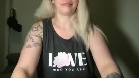 Snapshot of randiigirl69 chatting on 02/24/25, 10:15 Randii online show from 02/24/25, 10:15