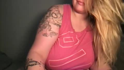 Snapshot of randiigirl69 chatting on 04/23/26, 12:40 Randii online show from 04/23/26, 12:40
