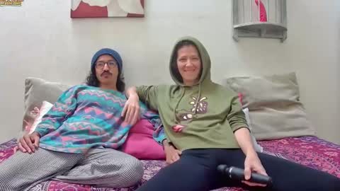 Snapshot of randomshuffle chatting on 02/09/25, 03:23 MR DJ Randomshuffle friends playing with sexual energy live - OMG we are back online show from 02/09/25, 03:23