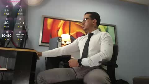 Snapshot of randylukehot chatting on 02/19/26, 01:18 randylukehot online show from 02/19/26, 01:18