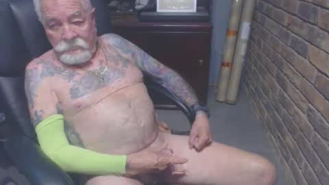 randyrodluvs69 online show from 10/22/25, 12:22