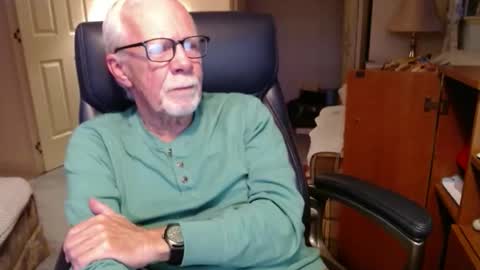 Snapshot of ranger1001 chatting on 12/18/25, 09:10 ranger1001 online show from 12/18/25, 09:10