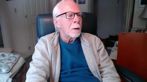 Snapshot of ranger1001 chatting on 01/11/26, 07:52 ranger1001 online show from 01/11/26, 07:52