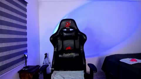 Snapshot of ransoj chatting on 10/19/25, 12:00 Jonas online show from 10/19/25, 12:00