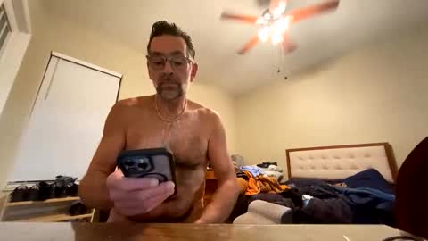 Snapshot of ranuzzi26 chatting on 12/20/25, 01:45 ranuzzi26 online show from 12/20/25, 01:45