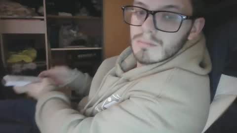 Snapshot of raphaellamane250601 chatting on 01/01/25, 08:15 raphaellamane250601 online show from 01/01/25, 08:15